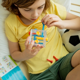 Criss_Cross_Cube_pudelko.jpg